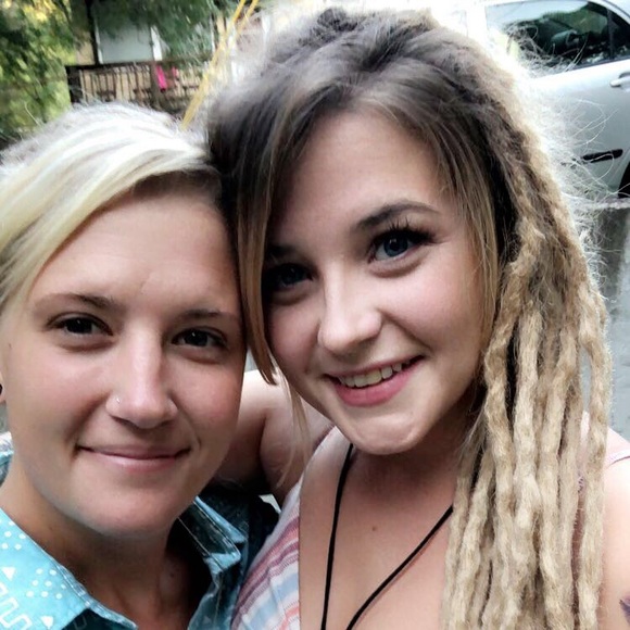 Meet your Posher, Katelin - Picture 2 of 4